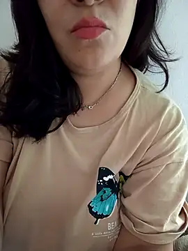 Meluxxx online show from April 9, 2026, 6:35 pm