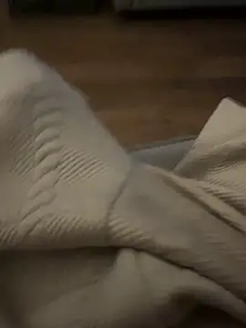 ukhungstud26 online show from March 28, 2026, 11:15 pm