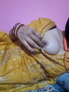 Couple hot999 online show from May 11, 2026, 2:45 pm