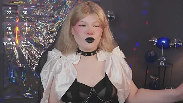 LilithNlsn online show from April 16, 2026, 4:46 am