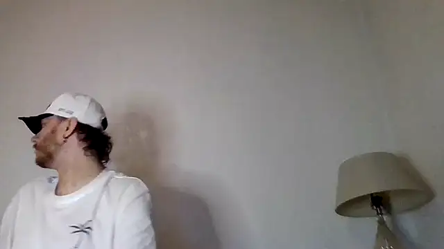 TallHungandCloudy69 online show from April 4, 2026, 4:22 am