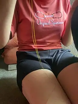 Candy baby01 online show from April 15, 2026, 9:49 am