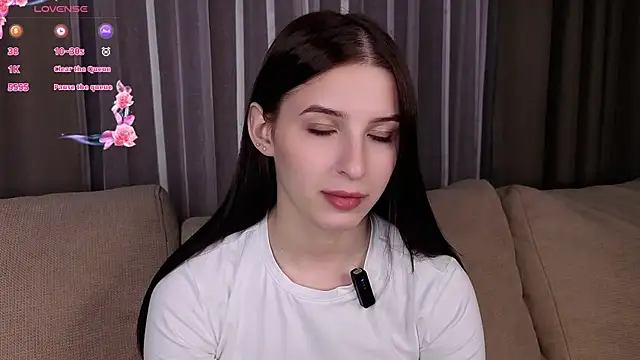 KerstinMaynor online show from May 11, 2026, 2:45 pm