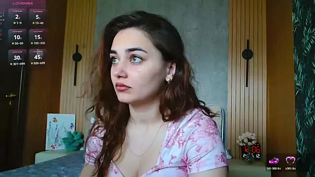 KatarinaHeaven online show from May 12, 2026, 9:06 am