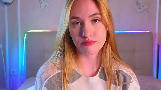 Snapshot of JenniferCamprell chatting on April 9, 2026, 7:19 pm JenniferCamprell online show from April 9, 2026, 7:19 pm
