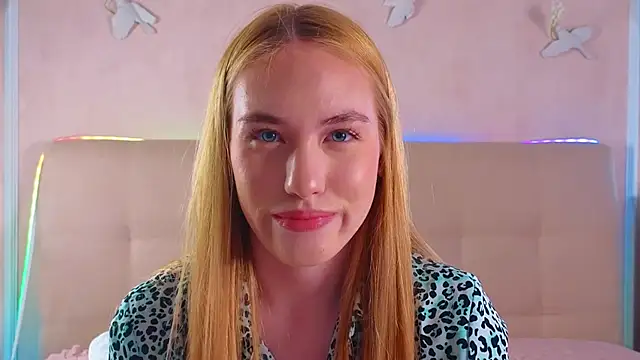 Snapshot of JenniferCamprell chatting on April 13, 2026, 7:08 pm JenniferCamprell online show from April 13, 2026, 7:08 pm