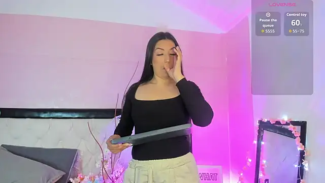 Emily Roussee online show from April 11, 2026, 11:36 am