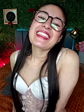 Snapshot of Cataa_Hill chatting on May 6, 2026, 3:24 am Cataa Hill online show from May 6, 2026, 3:24 am