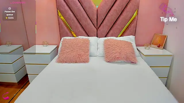 chloe larson online show from April 17, 2026, 11:35 am