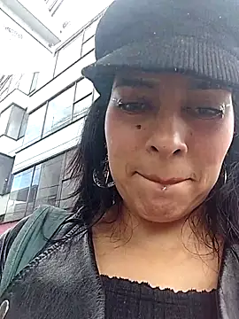 jaade doll online show from April 6, 2026, 1:45 pm