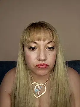 Snapshot of salma_1998 chatting on March 3, 2026, 12:22 pm salma 1998 online show from March 3, 2026, 12:22 pm