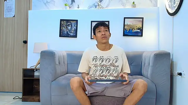 SKINNY BOYXXX online show from March 28, 2026, 7:19 am