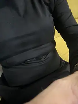 Snapshot of Marina_cross chatting on March 3, 2026, 5:57 am Marina cross online show from March 3, 2026, 5:57 am