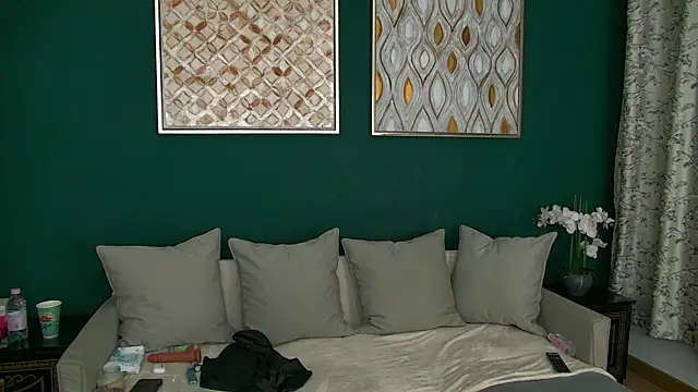 SkinnyNatty online show from April 3, 2026, 3:48 am