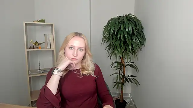 Snapshot of CatarinaGulla chatting on March 4, 2026, 9:15 am CatarinaGulla online show from March 4, 2026, 9:15 am