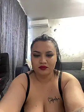 julietalovee online show from March 25, 2026, 10:21 am