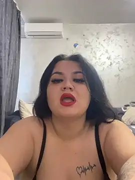 julietalovee online show from April 9, 2026, 8:53 am