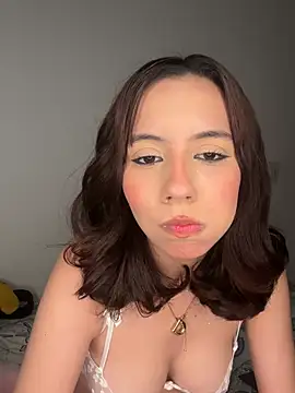 Nicole Cute04 online show from April 16, 2026, 4:35 am