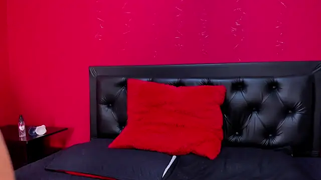 Snapshot of ailyn-14 chatting on March 3, 2026, 9:10 pm ailyn-14 online show from March 3, 2026, 9:10 pm