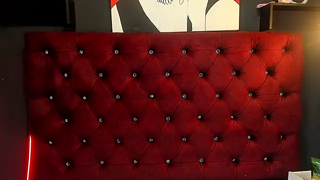 Sarah  Moonx online show from April 16, 2026, 9:39 pm