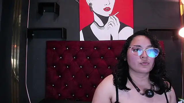 Sarah  Moonx online show from June 15, 2026, 7:16 pm