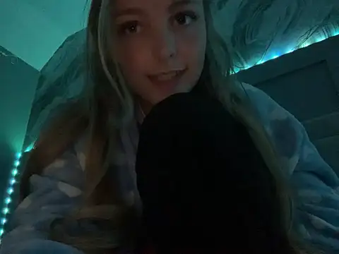 LusciousLailax online show from April 2, 2026, 9:23 pm