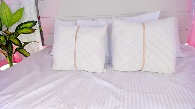 AitanaNoa online show from April 8, 2026, 8:09 pm