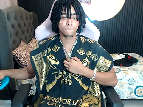 taylor bigdick18 online show from April 19, 2026, 11:29 pm