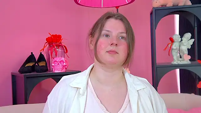 MelodyMoores online show from May 18, 2026, 6:52 am