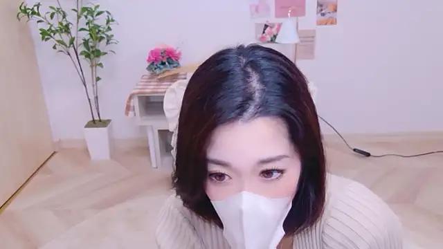 YURIKAsan  online show from May 27, 2026, 11:40 am