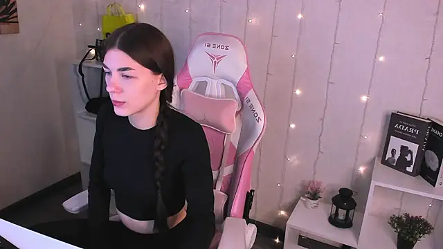 LunaRossaa online show from March 9, 2026, 11:53 pm