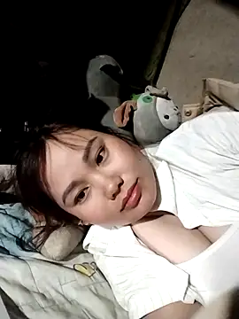 nhoem112 online show from March 11, 2026, 2:06 am