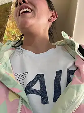 SamanthaWalker  online show from April 22, 2026, 1:23 pm