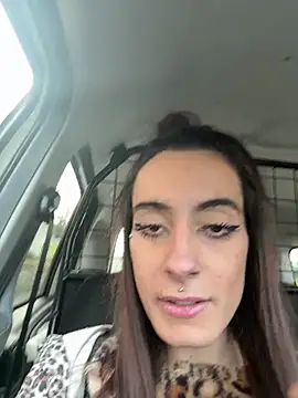 chiara-mario online show from April 2, 2026, 7:06 am