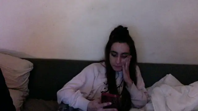 chiara-mario online show from April 4, 2026, 4:11 am