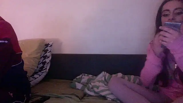 chiara-mario online show from April 15, 2026, 7:58 pm