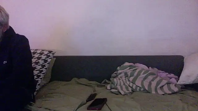 chiara-mario online show from April 18, 2026, 8:42 pm