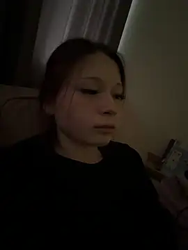 Snapshot of Katara_Uwu chatting on March 5, 2026, 3:30 pm Katara Uwu online show from March 5, 2026, 3:30 pm