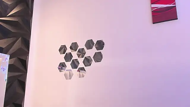 Katijis online show from April 15, 2026, 7:32 pm