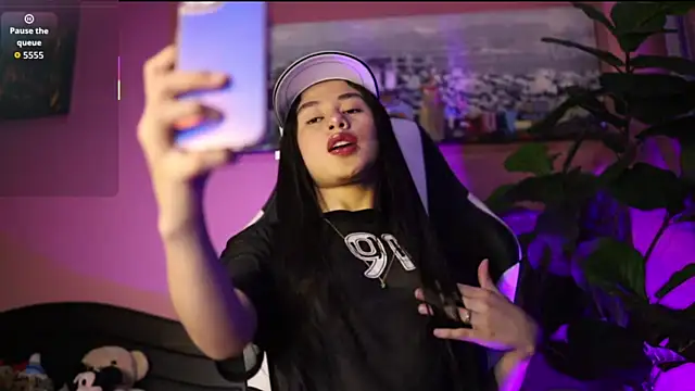 Danaa Rousee  online show from March 14, 2026, 8:47 pm