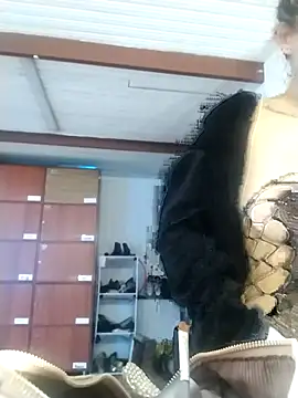 Snapshot of CynthiaMore chatting on May 16, 2026, 1:21 pm CynthiaMore online show from May 16, 2026, 1:21 pm