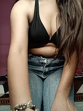Snapshot of Yours_dannyy chatting on May 27, 2026, 6:43 am Yours dannyy online show from May 27, 2026, 6:43 am