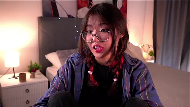 NelleMihalko online show from April 3, 2026, 11:08 am