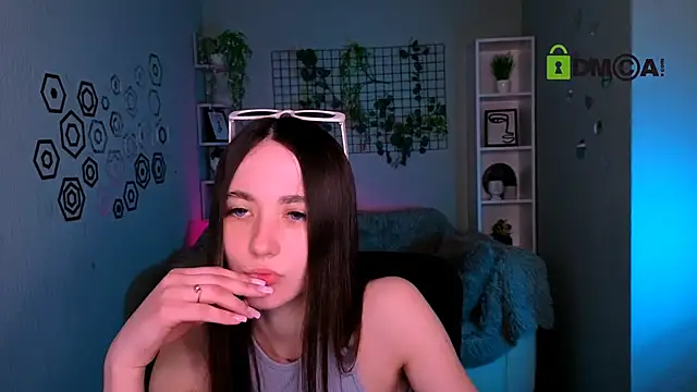 Snapshot of bella_dorn chatting on May 5, 2026, 12:24 pm bella dorn online show from May 5, 2026, 12:24 pm