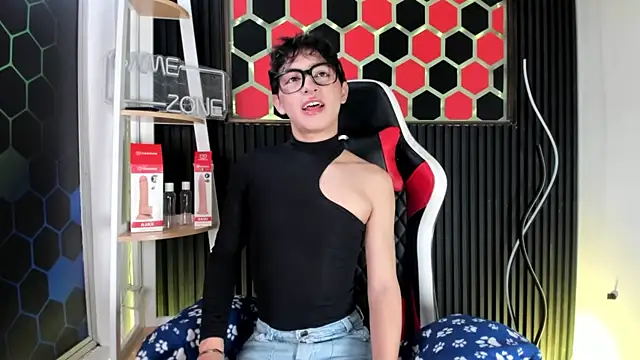 Cristopher Wild online show from May 2, 2026, 8:47 pm
