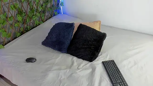 tatianasquirthot online show from April 17, 2026, 3:37 pm