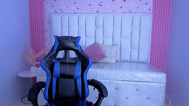 lucero s1 online show from April 12, 2026, 3:17 pm