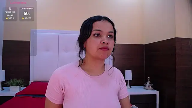 Catalinaa01 online show from May 19, 2026, 3:24 am