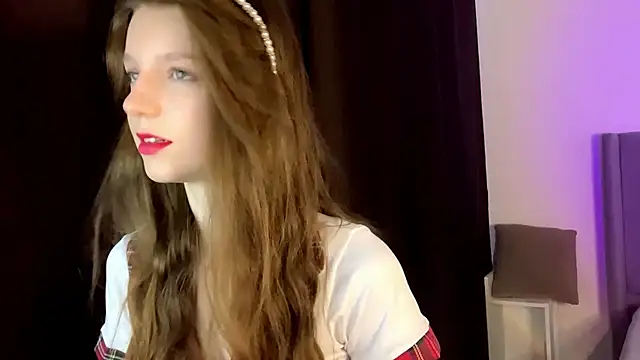 Snapshot of Kissme_Kira chatting on March 8, 2026, 8:23 pm Kissme Kira online show from March 8, 2026, 8:23 pm