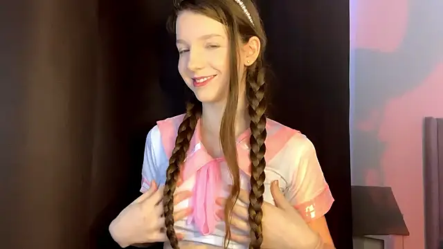 Snapshot of Kissme_Kira chatting on March 10, 2026, 7:52 pm Kissme Kira online show from March 10, 2026, 7:52 pm